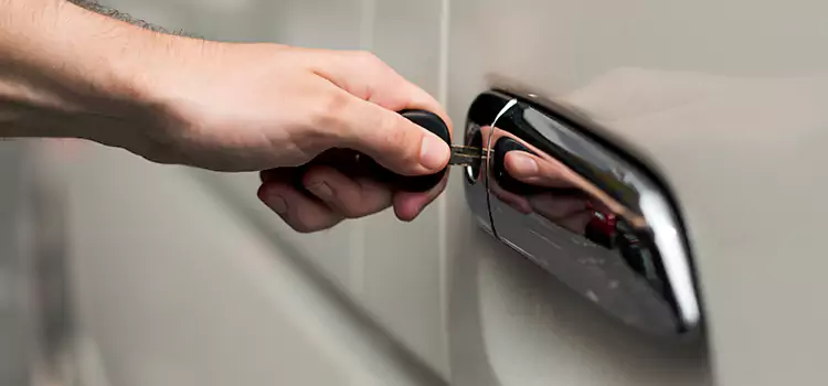 Why Choose Our Auto Locksmith Team in Holiday, FL?